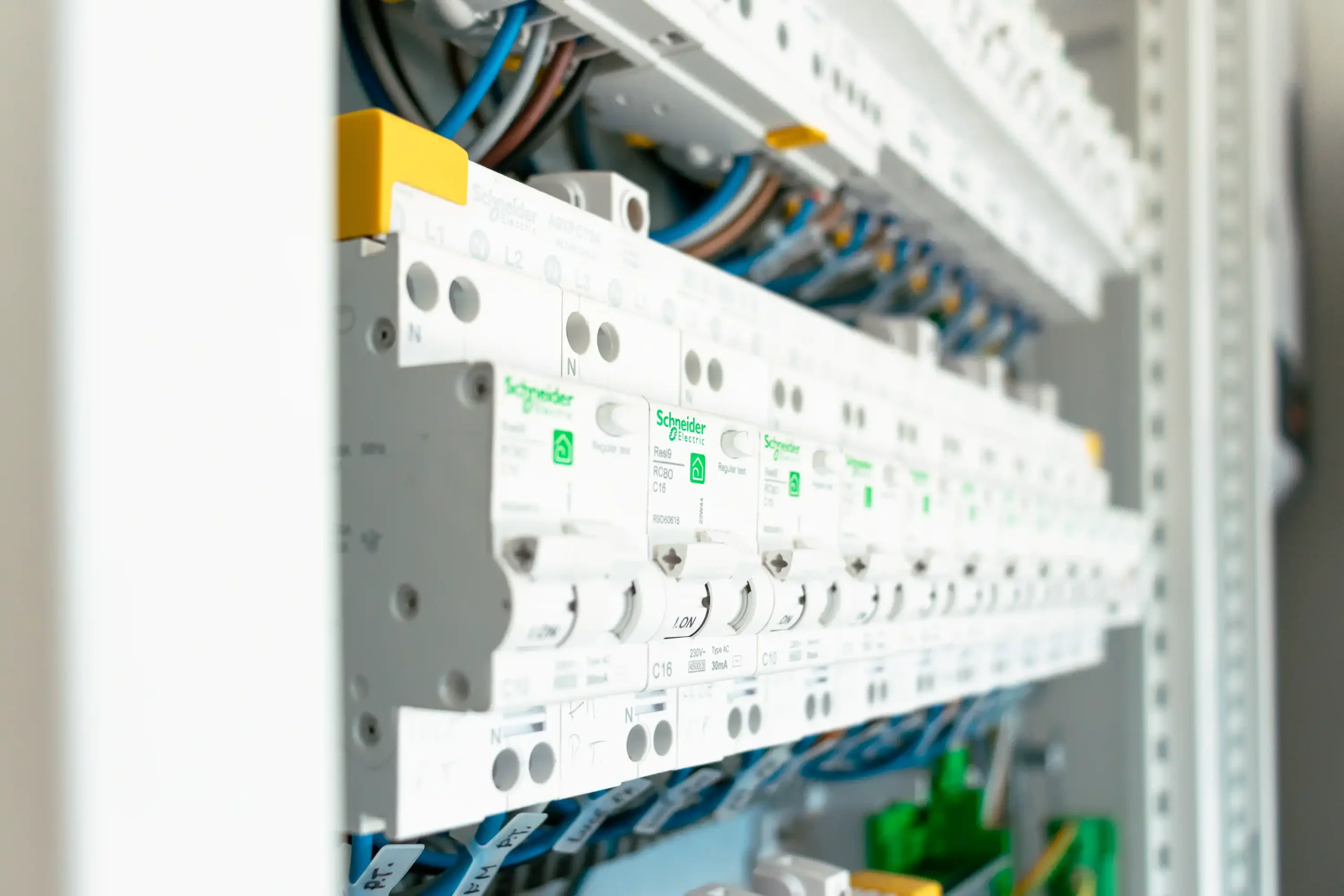 Bendazzoli Impianti Website Slideshow Image Impainti elettrici nord Italia 2